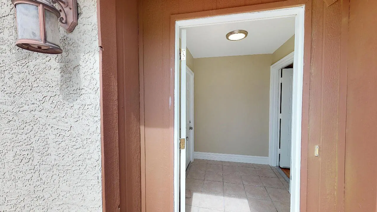 2 bed, 918 sqft, $1,495 — Photo 3