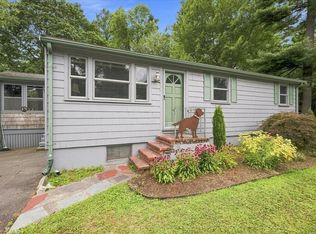 8 Cross St, Halifax, MA 02338