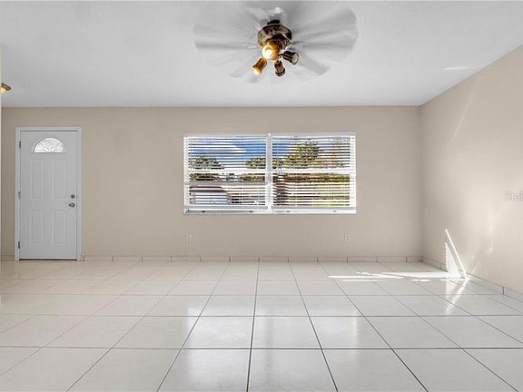 2nd image of 1044 Hampshire Ct