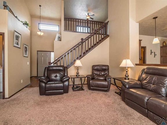 4th image of 2800 E Tranquility Pl