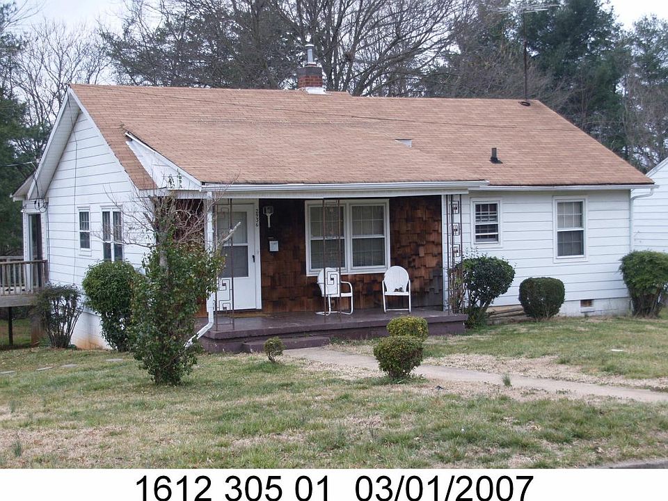 Nice Corner lot & woods yat the back
