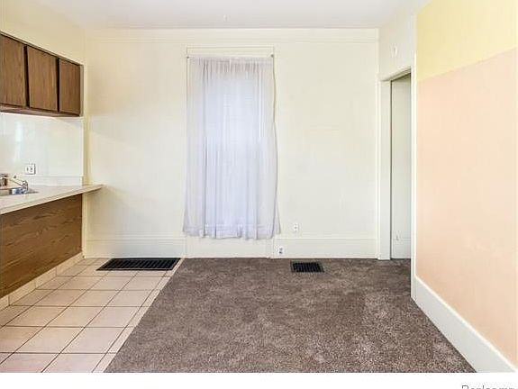 5th image of 350 E Cady St