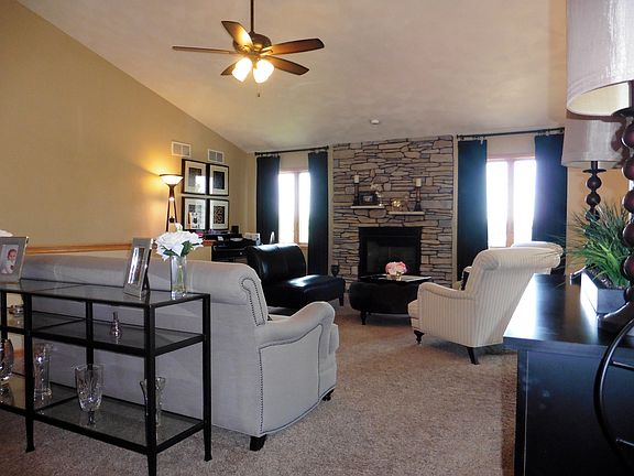 3rd image of 1148 Bruin Ln