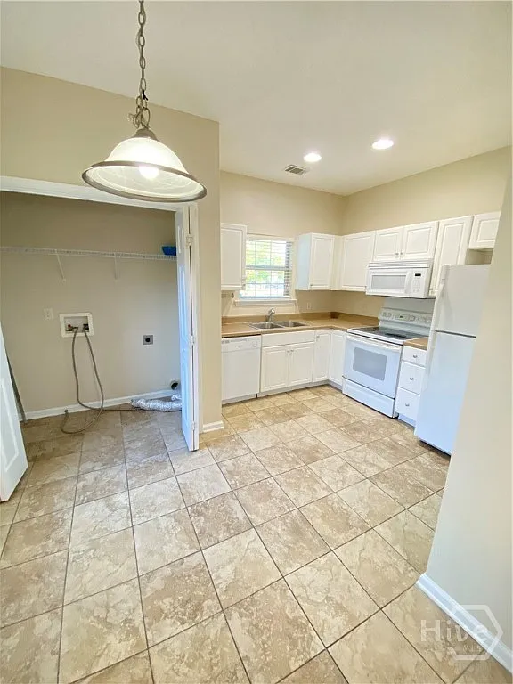 4 bed, 2.5 bath, 1908 sqft, $1,850 — Photo 4