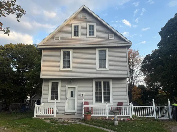 816 Sheridan Dr, Sault Sainte Marie, MI 49783