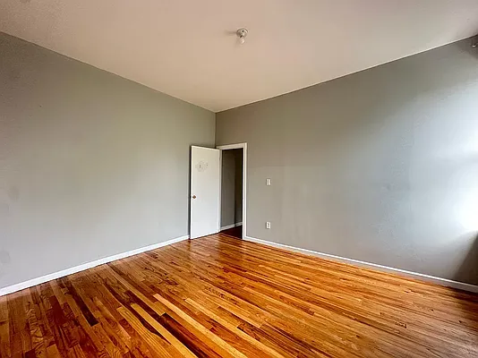 Rented by Avenues Real Estate | media 15