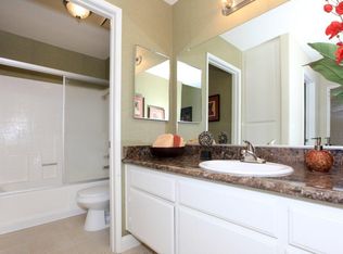 6131 Coral Pink Cir, Woodland Hills, CA 91367