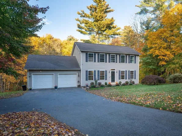 7 Hemlock Holw, Belchertown, MA 01007
