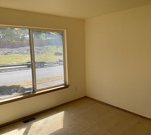 5th image of 18325 SE 261st Ct
