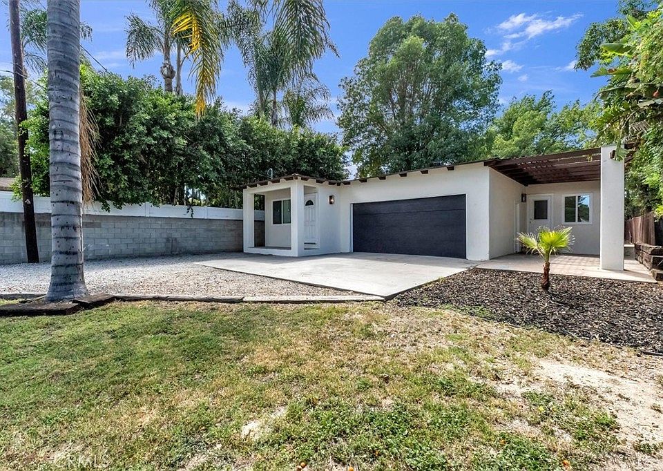 1st image of 7015 Amigo Ave