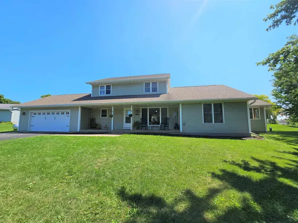 W10428 Church Rd, Waupun, WI 53963