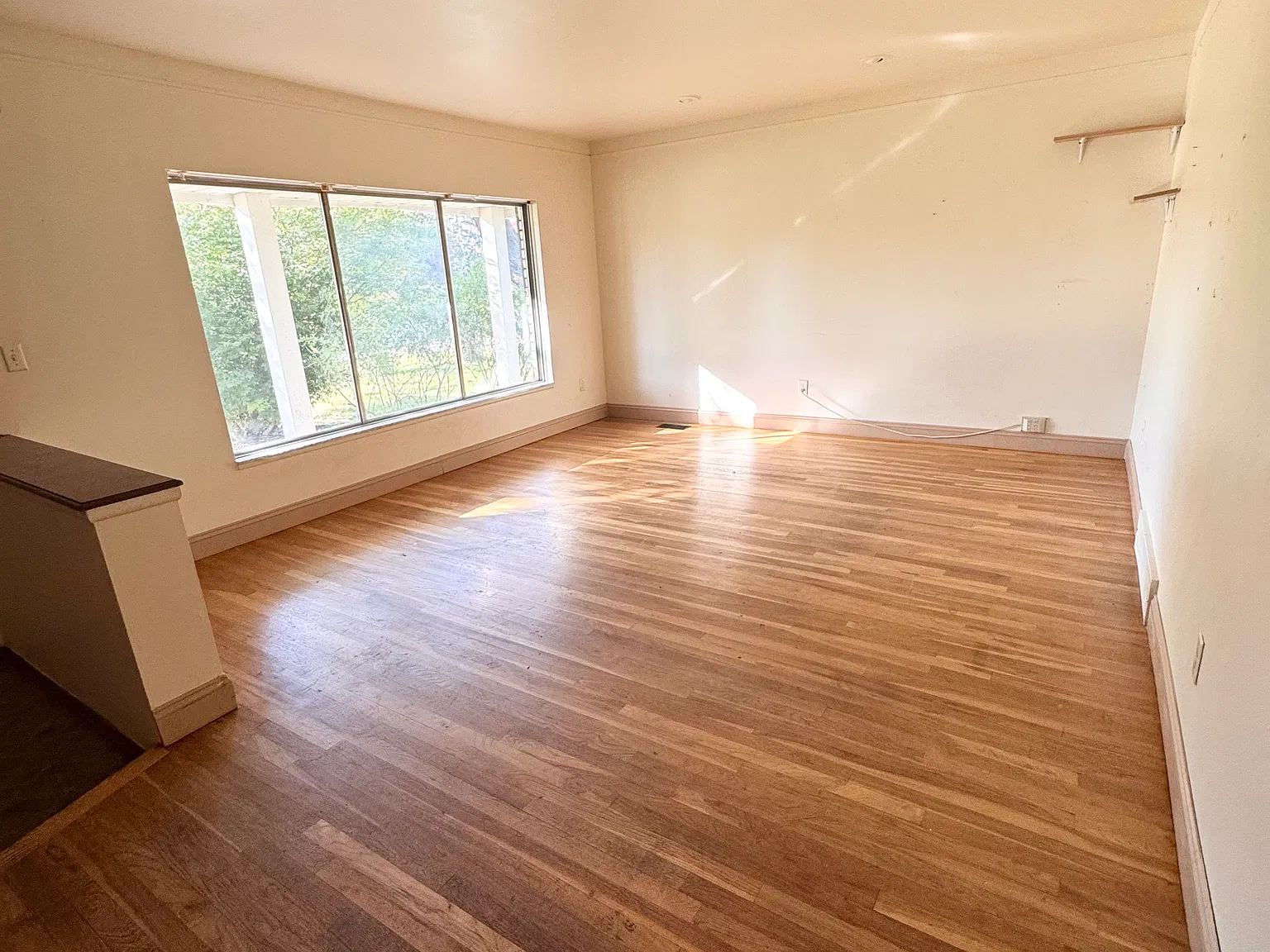4 bed, 1944 sqft, $2,495 — Photo 2