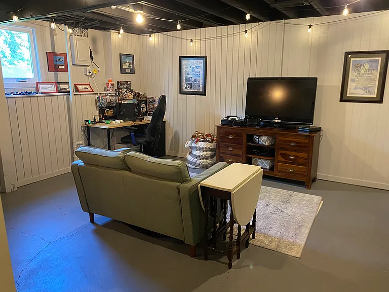 305 Circle Ln SE — Photo 30