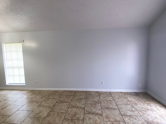 4th image of 112 Thelma Ct #B