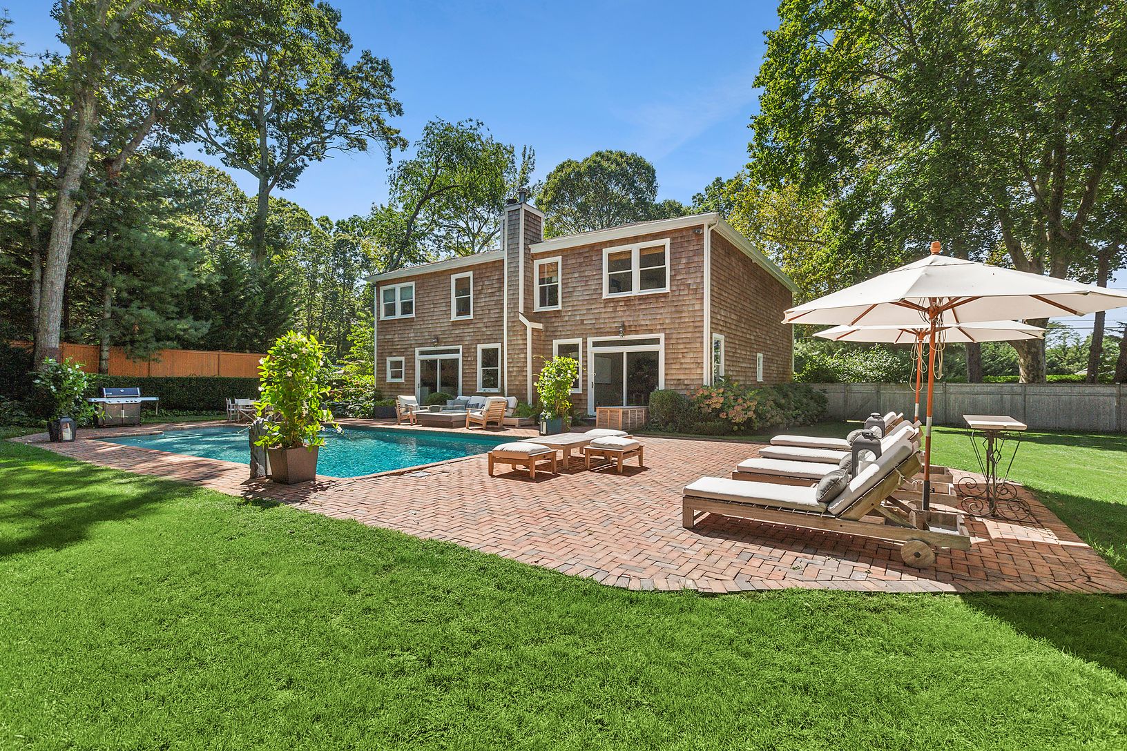 Pool Sun Bathing Area