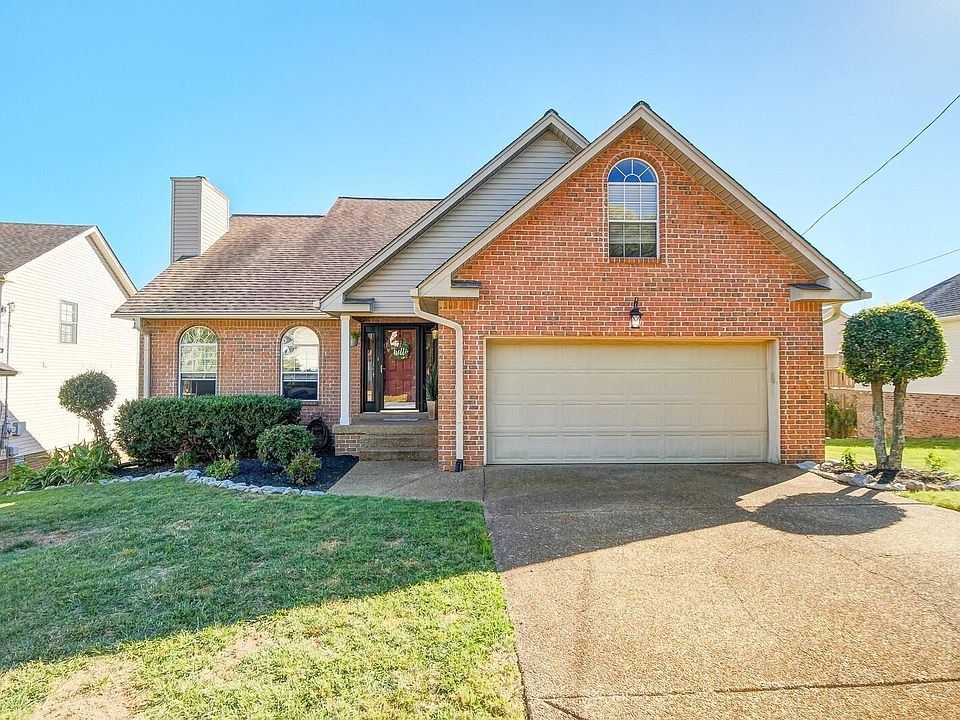1st image of 104 Peak Hill Cir