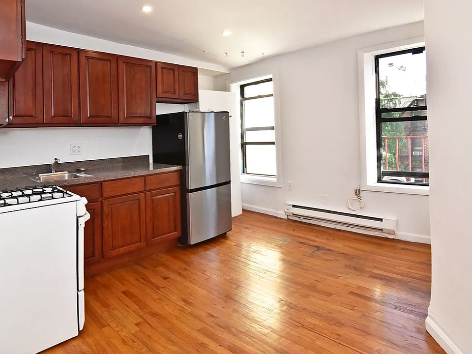 1st image of 526 E 6th St APT 13