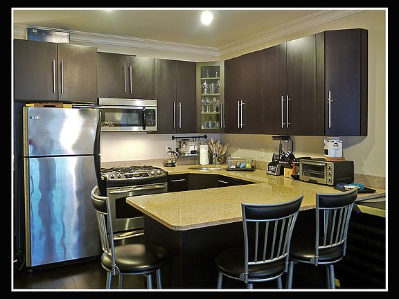 3rd image of 6641 69th St APT 1B