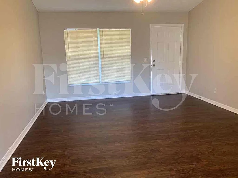 1414 Mara Ct — Photo 2