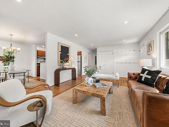4th image of 2305 Peggy Ln