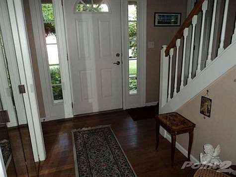5th image of 3873 Village Circle Dr