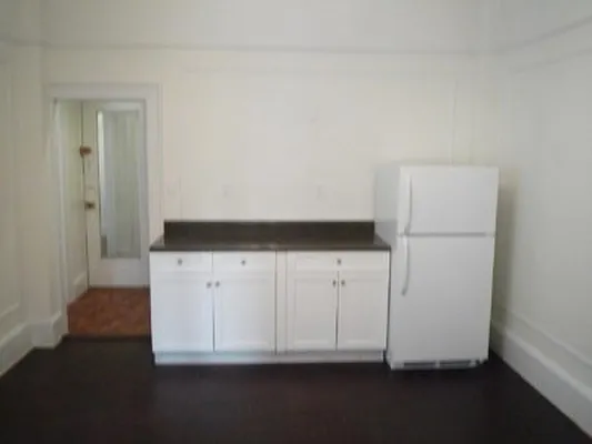 Rented by Raz Realty | media 10