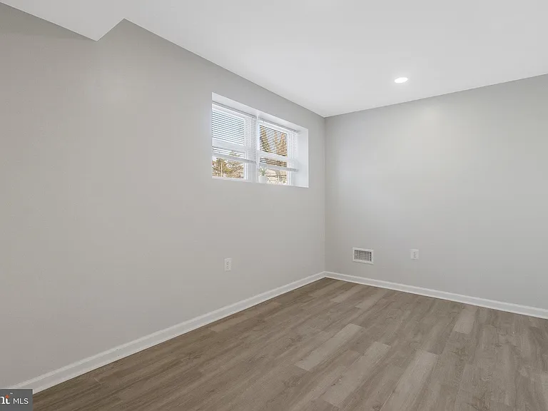 5004 Roanoke Pl — Photo 6