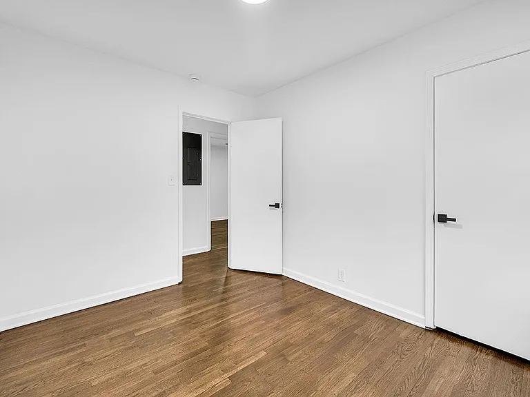 1253 Dunwoody Ln — Photo 18