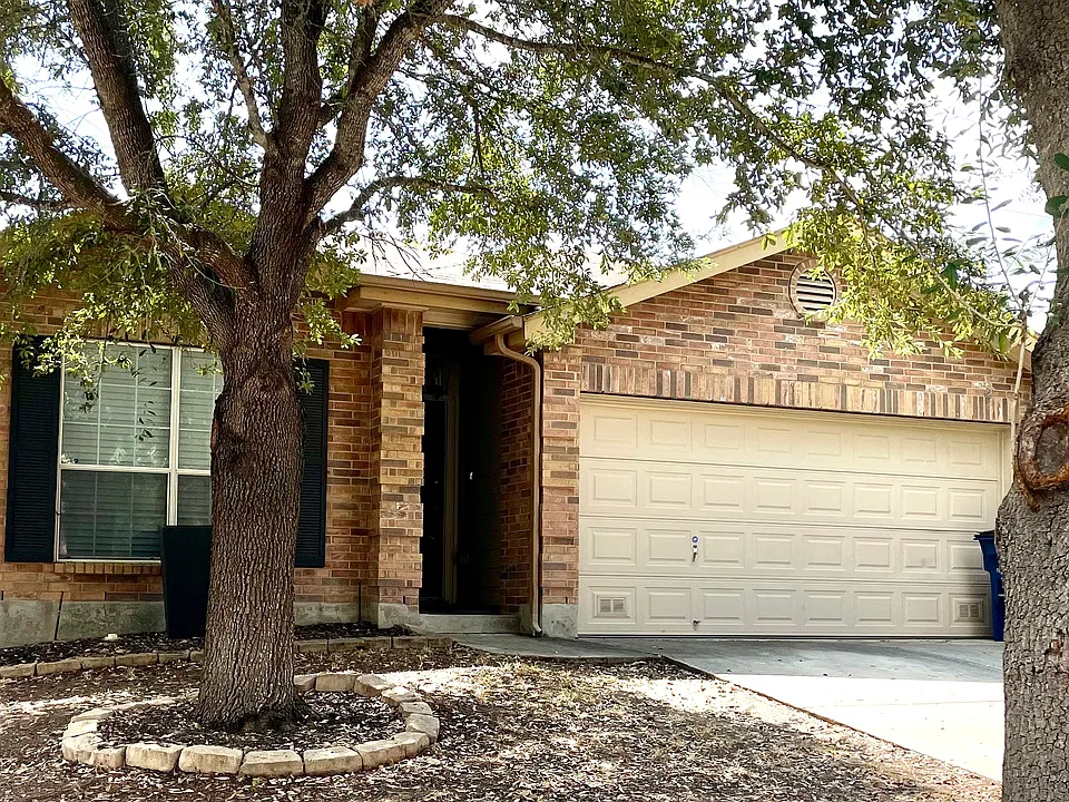 2444 Medina Dr