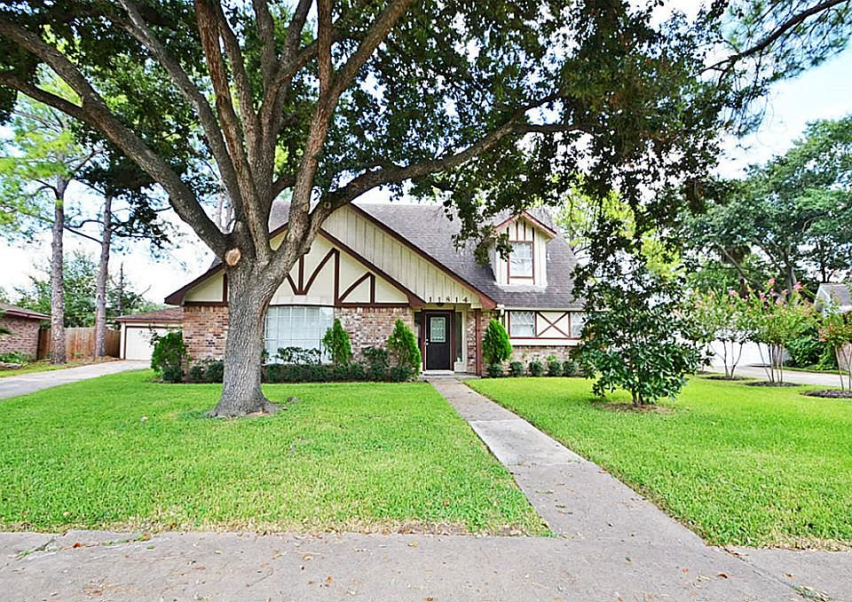 1st image of 11814 Meadowdale Dr