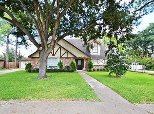 11814 Meadowdale Dr, Meadows Place, TX 77477
