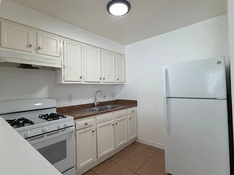 1414-1434 S Raitt St #1419 — Photo 5