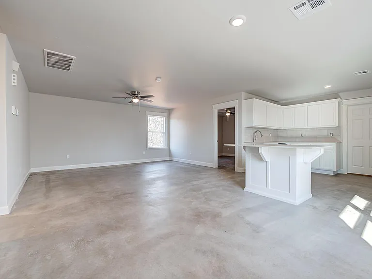 Large open floor plan with large dining area, and family room