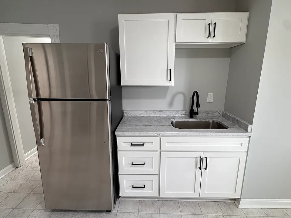 77 Oak St #2