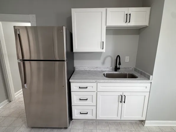 77 Oak St, Gardner, MA