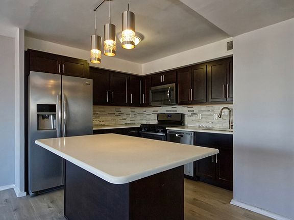 2nd image of 3950 N Lake Shore Dr APT 1106