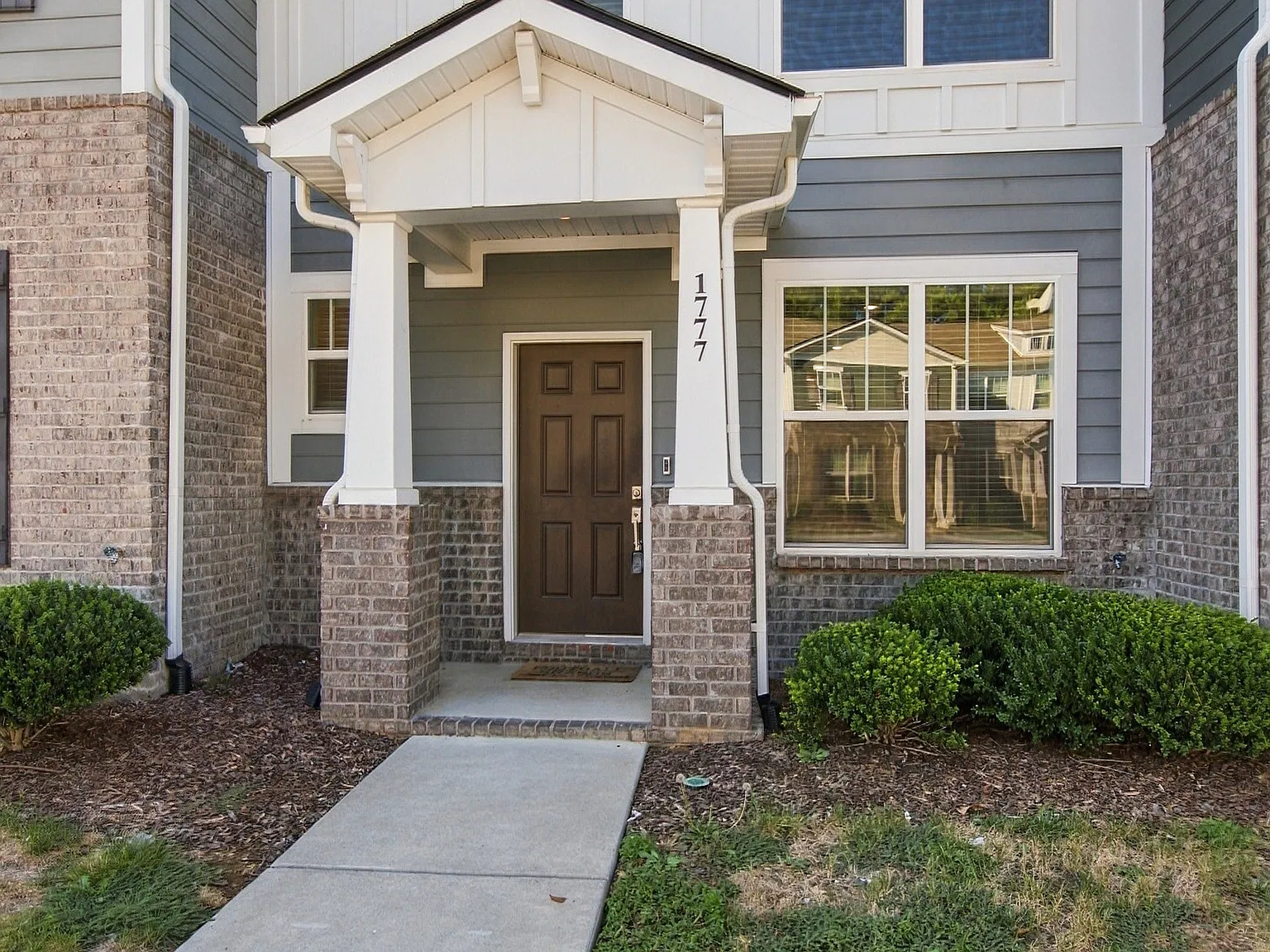 3 bed, 2.5 bath, 1224 sqft, $1,900 — Photo 1