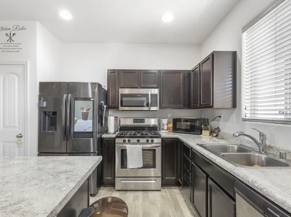 18 Vista Del Cerro Dr, Los Lunas, NM 87031