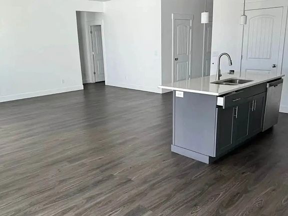 3rd image of 2109 S Summerfield Ln