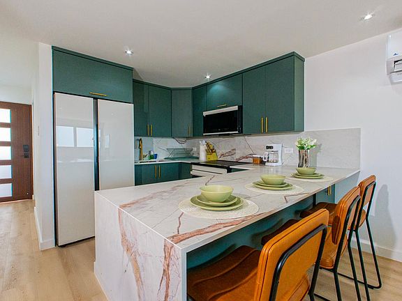 4th image of 1048 Avenida Las Palmas #1301