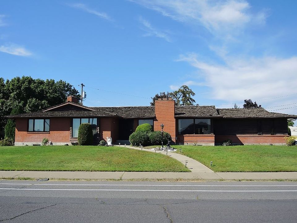 1st image of 2821 E Illinois Ave