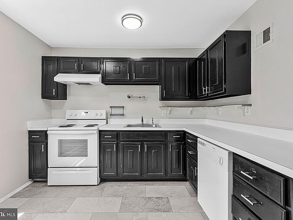5th image of 4516 Kenwood Dr