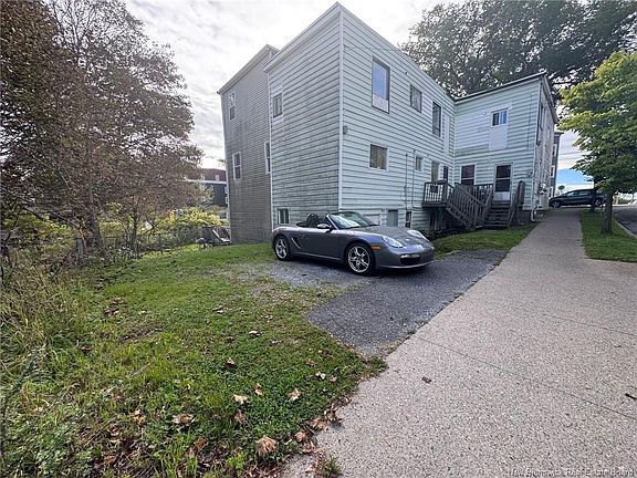 3rd image of 105 Victoria St
