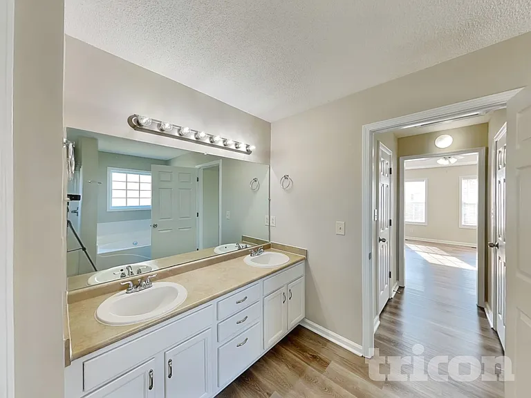 3411 Bradfield Dr — Photo 9