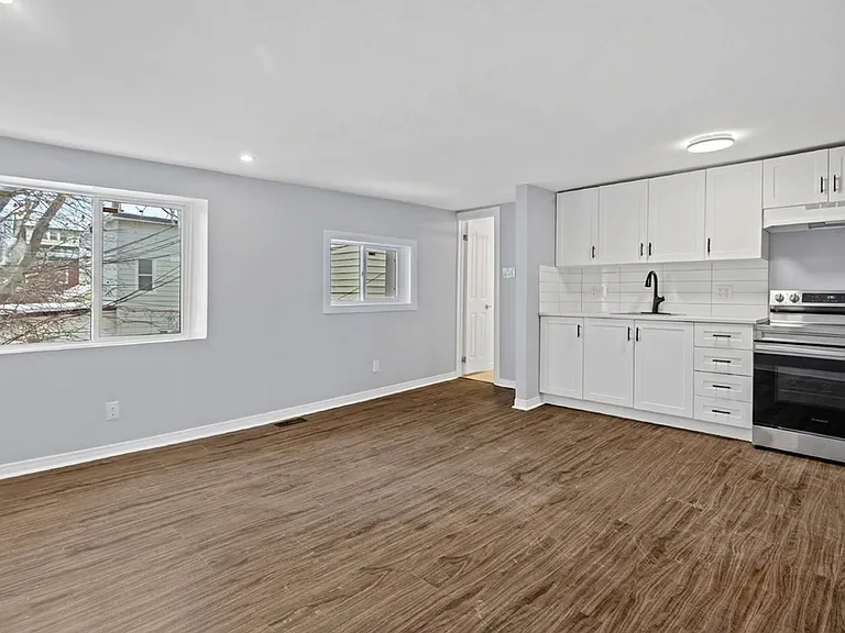 235 Percy St #1 — Photo 1