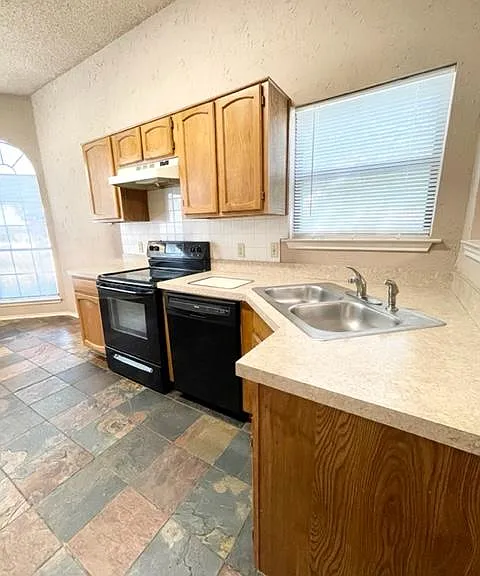 6404 Tempest Dr — Photo 11