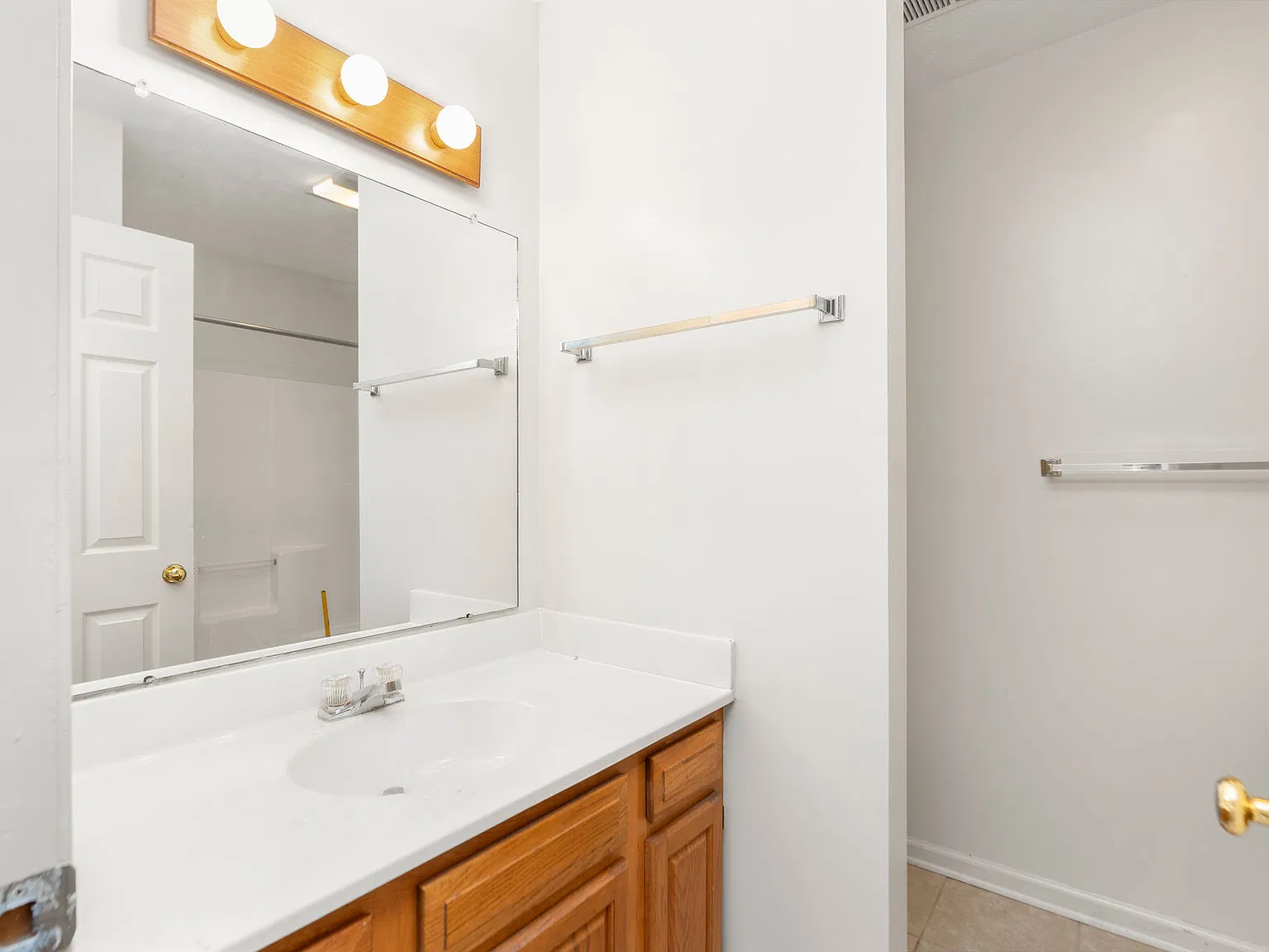 2 bed, 1200 sqft, $1,575 — Photo 2