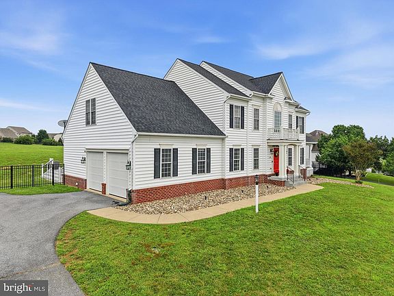 4th image of 80 Little Sorrel Dr