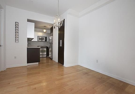 3rd image of 1311 Jackson Ave APT 12B