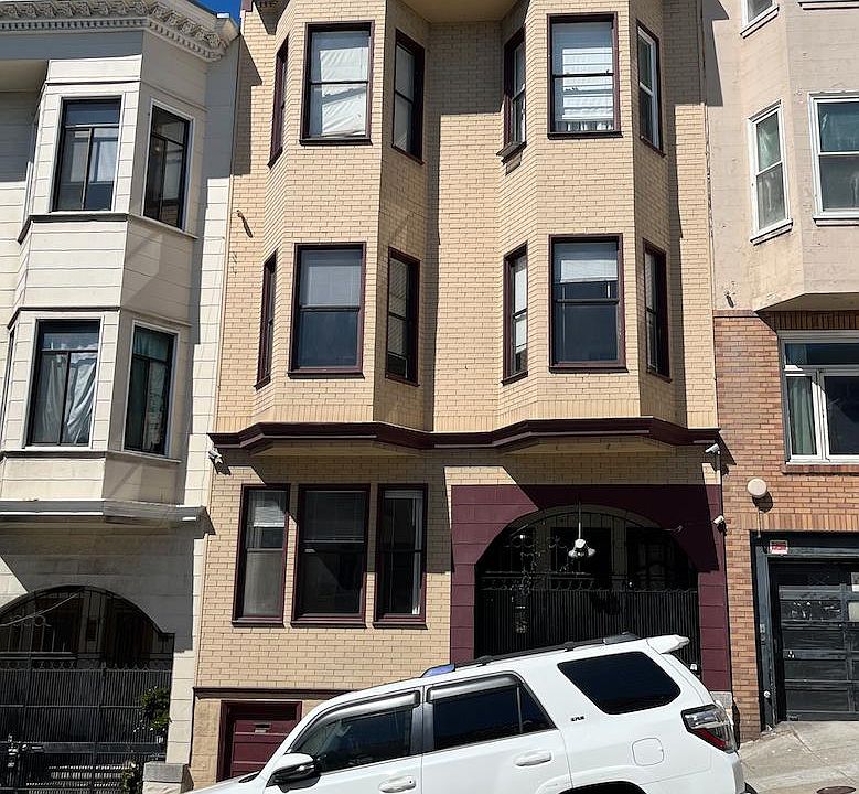 1st image of 1043 Montgomery St